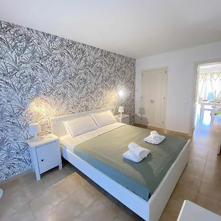Apartamento Bajo Con Piscina Macarella Cala'N Blanes  Exterior photo